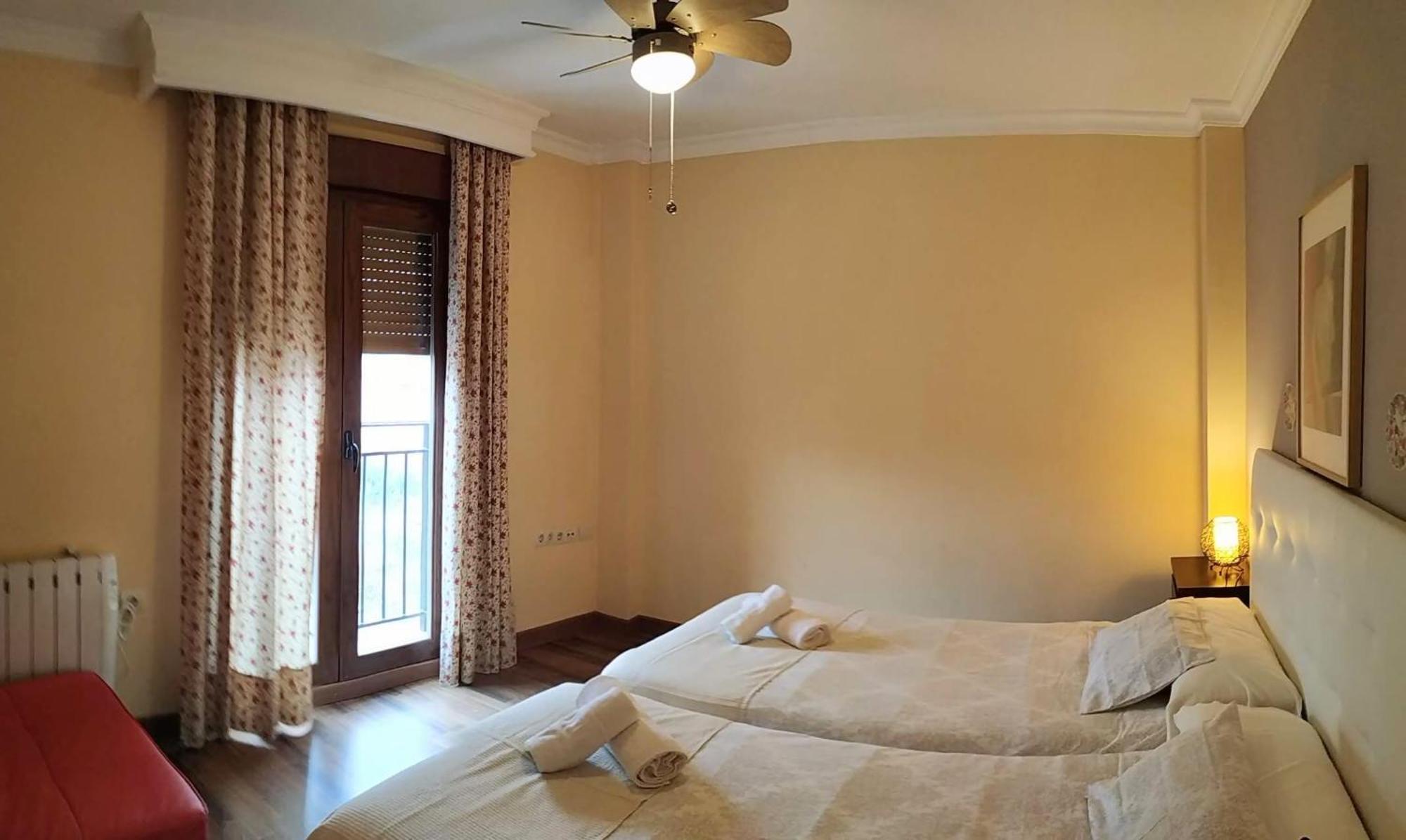 A 15 Minutos Granada Piscina Jacuzzi Barbacoa Gospodarstwo wiejskie Güevéjar