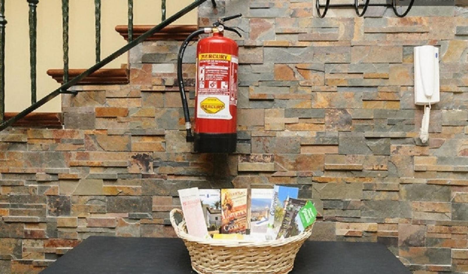 Country house A 15 Minutos Granada Piscina Jacuzzi Barbacoa *